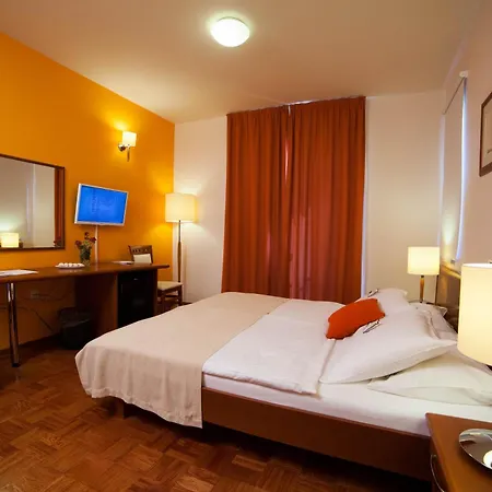 Hotel Manora-3